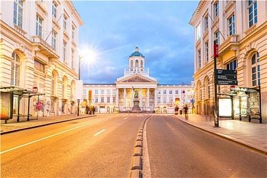 第一人称生存恐怖游戏《永无止境》发布实机预告片